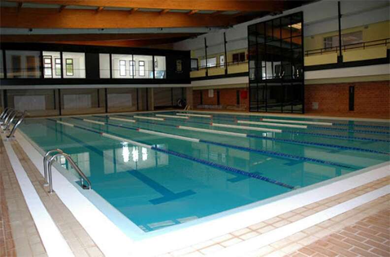 Piscina cubierta del Polideportivo Paco Artiles/TA.